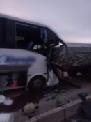 İşçi servisinin TIR’a çarpması sonucu 6 yaralı