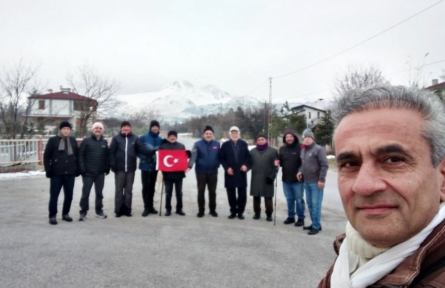 Erciyes Kardelen Yürüyüş Ekibi, Soğuk Havalara Aldırış Etmiyor