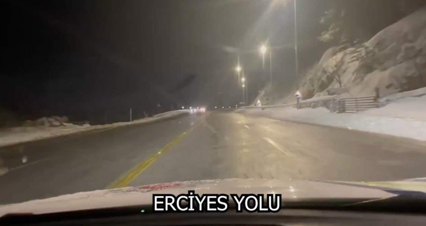 Kayseri’de yollar trafiğe açıldı