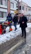 Başkan Palancıoğlu, kar küreme aracıyla yol açma çalışmalarında