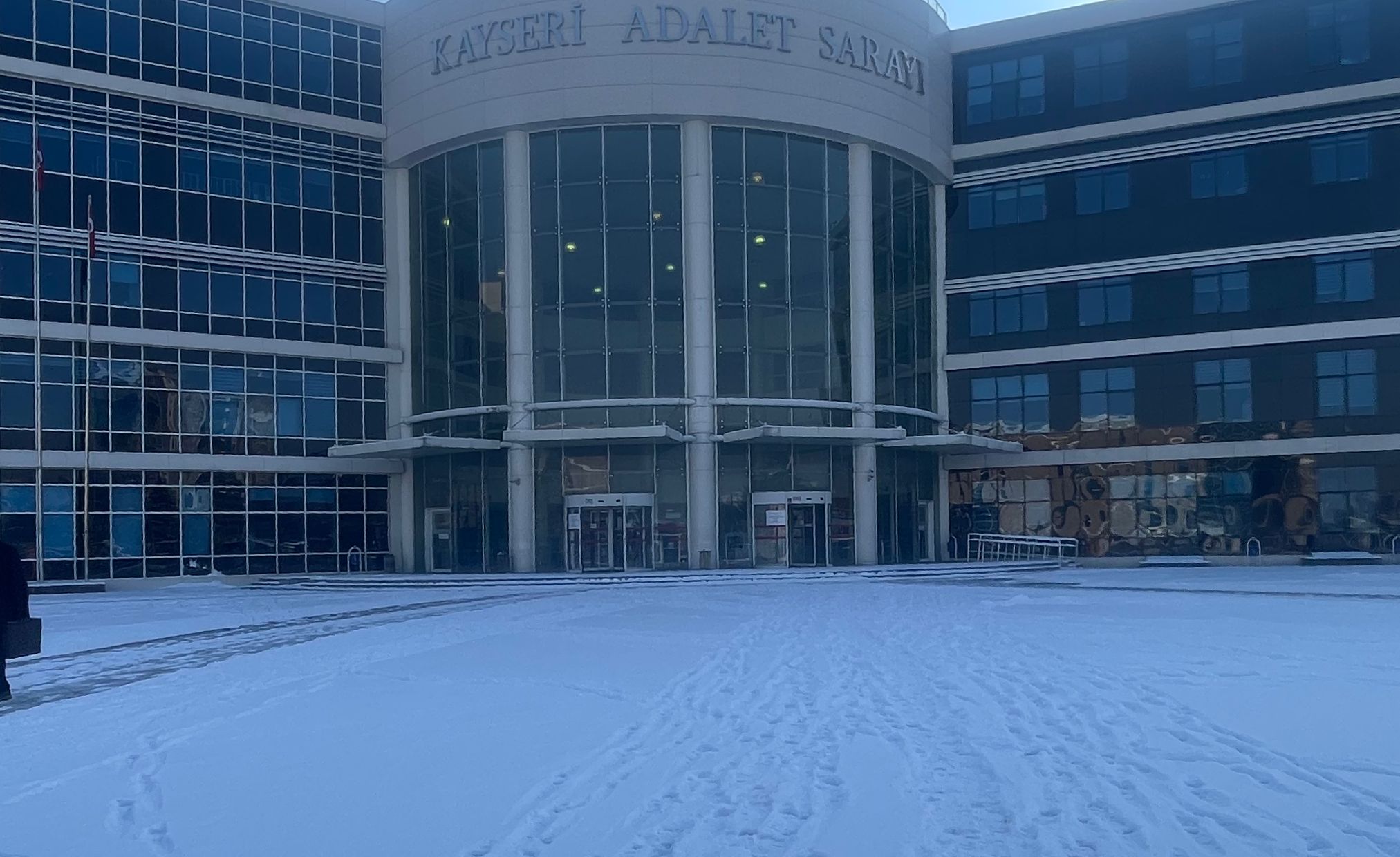 Yağma ve hürriyeti tahdit suçundan yargılana şahsın cezası belli oldu