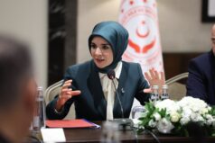 Çocukların beden algısını korumayı amaçlayan yeni bir sosyal medya düzenlemesi hayata geçiriliyor