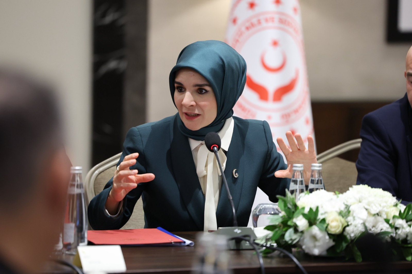 Çocukların beden algısını korumayı amaçlayan yeni bir sosyal medya düzenlemesi hayata geçiriliyor