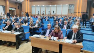 Büyükşehir Belediye Meclisi’nde emeklilere et ve ekmek yardım önergesi gerginliği