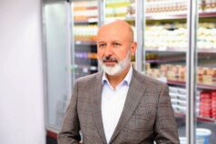 Başkan Çolakbayrakdar, “Ramazanda da çalınmadık kapı bırakmayacağız”