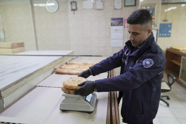 Melikgazi Belediyesi’nden, ilçedeki fırınlara ramazan denetimi