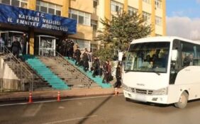 Kayseri Emniyeti ile MİT operasyonunda gözaltına alınan 70 kişiden 54’ü tutuklandı