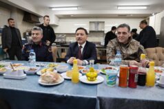 Vali Çiçek, Özel Harekat Polisleri ve şehit aileleriyle iftarda buluştu