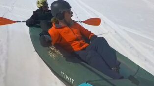 Erciyes’te bir ilk! Kar üzerinde kano yaptılar