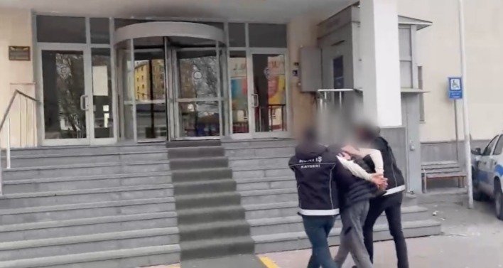 Hırsızlık suçundan 19 yıl hapis cezası ile aranan firari yakalandı