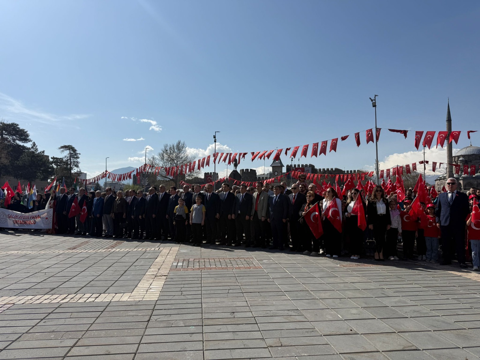 23 Nisan Ulusal Egemenlik ve Çocuk Bayramı, Cumhuriyet Meydanı’nda kutlandı