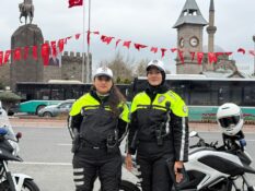 Trafikte yeni dönem: Kadın “Şahinler” sahada