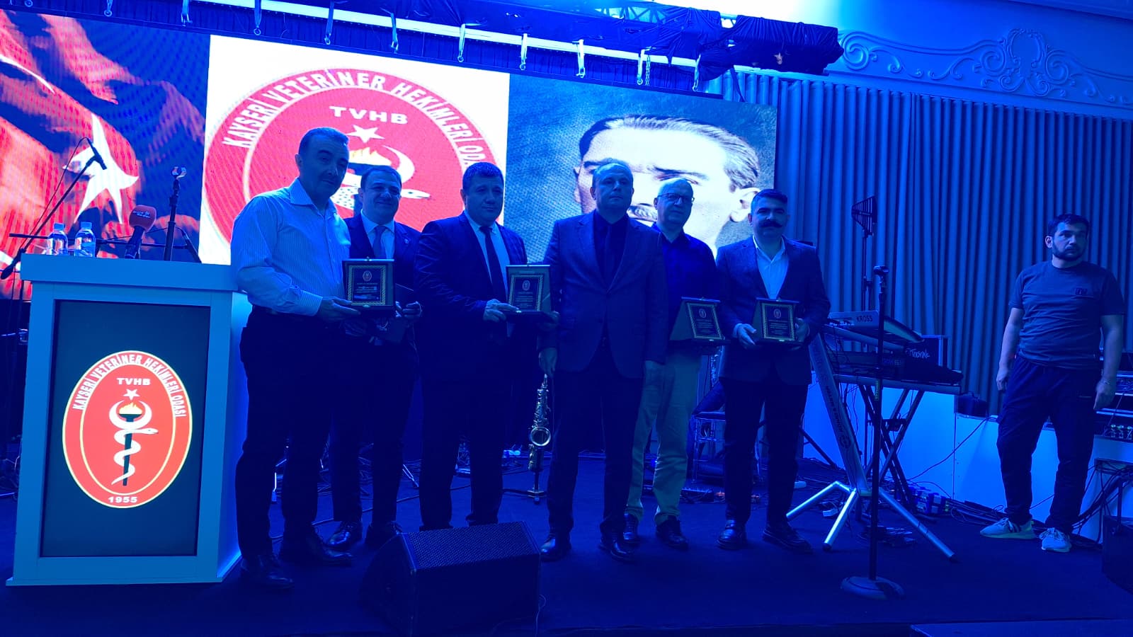 Müdür Saklav; “500 veteriner hekimle hayvan sağlığı ve hayvansal üretimi denetliyoruz”