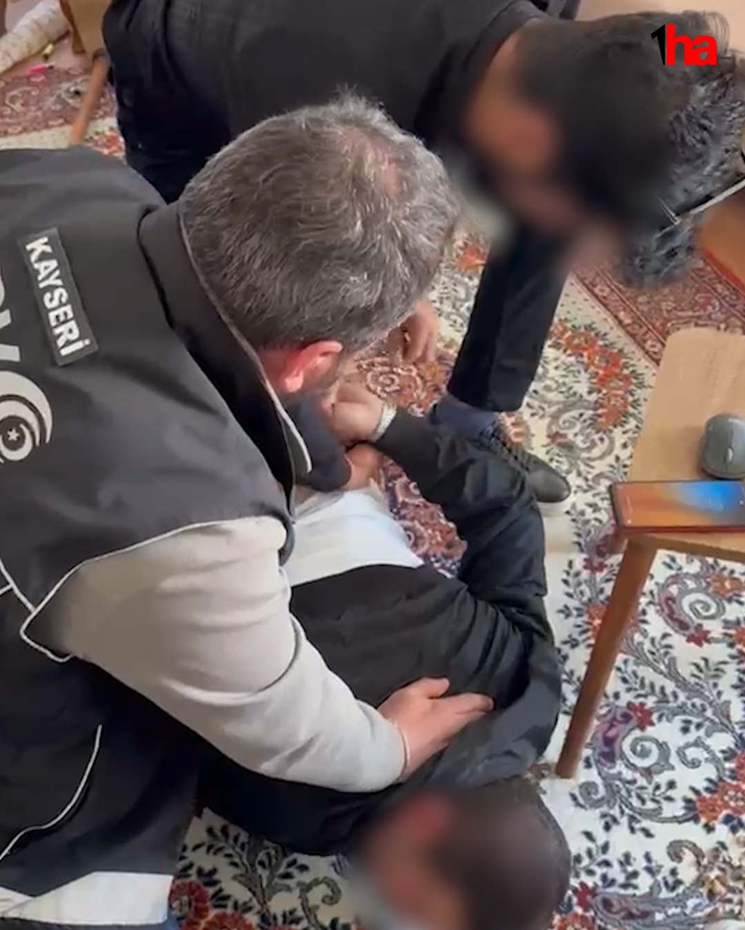 Uyuşturucu ticareti yapma suçundan aranan firari yakalandı