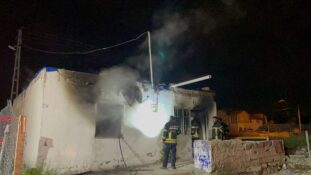 Boş olduğu tespit edilen evde yangın maddi hasara neden oldu