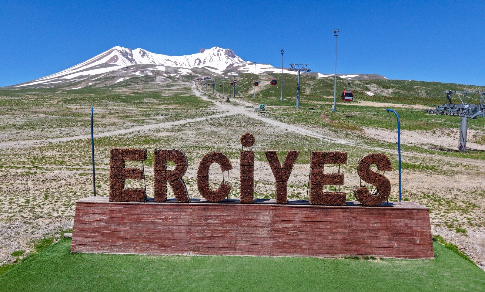 Erciyes’te gondollar yaz boyunca açık