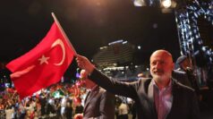 Başkan Çolakbayrakdar: “15 Temmuz ruhu, milletimizin iradesinin en güçlü nişanesidir”