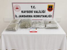 CHP’li meclis üyesi 5 kilogram uyuşturucu maddeyle yakalandı